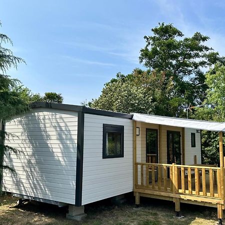 Camping Le Village De La Mer Les Moutiers Exterior photo